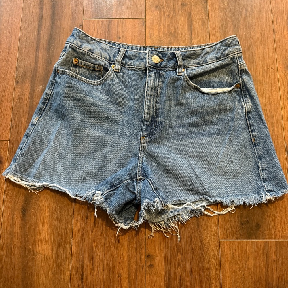 Final Sale!! Bundle!! Garage Denim Blue Frayed Jean Shorts